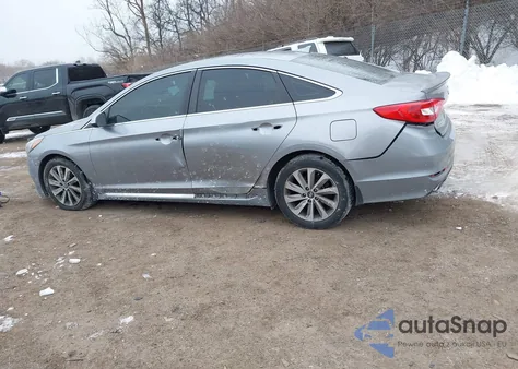 2015 Hyundai Sonata Sport z USA, uszkodzony, nr VIN 5NPE34AF9FH028494